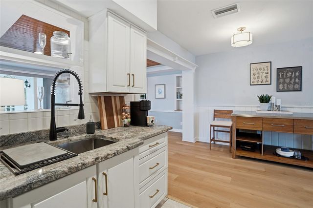 1349 78TH AVENUE N, St Petersburg, FL 33702