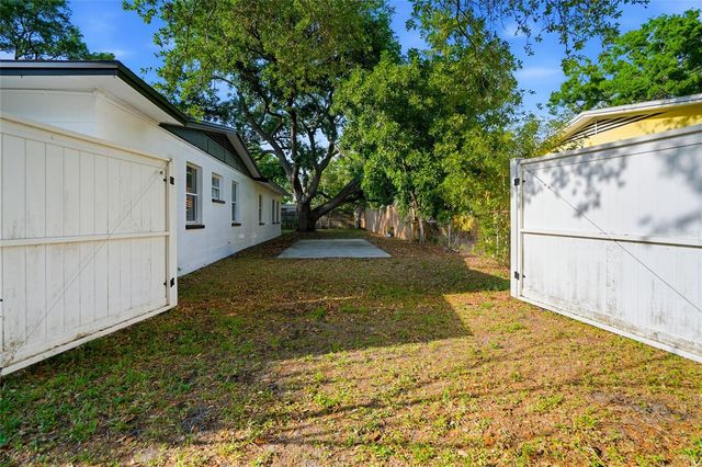 1349 78TH AVENUE N, St Petersburg, FL 33702