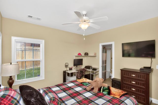 1027 Berkshire Blvd, Mount Juliet, TN 37122