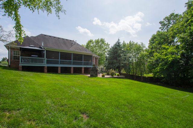 1027 Berkshire Blvd, Mount Juliet, TN 37122