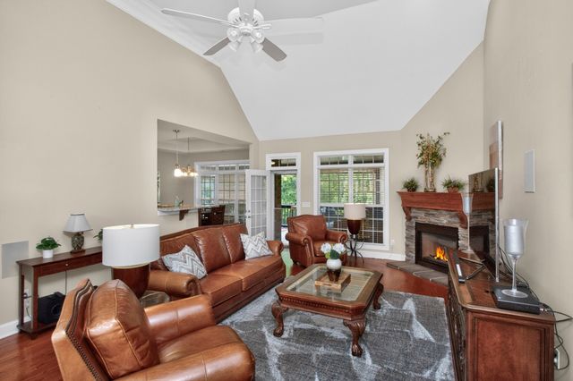 1027 Berkshire Blvd, Mount Juliet, TN 37122