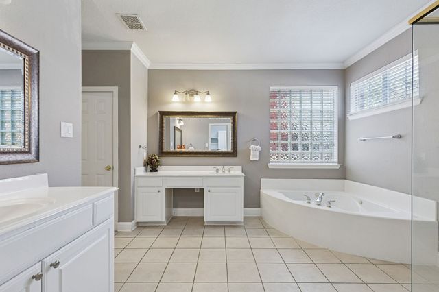 1200 Cedar Valley Drive, Irving, TX 75063