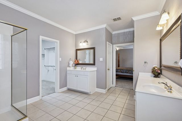 1200 Cedar Valley Drive, Irving, TX 75063