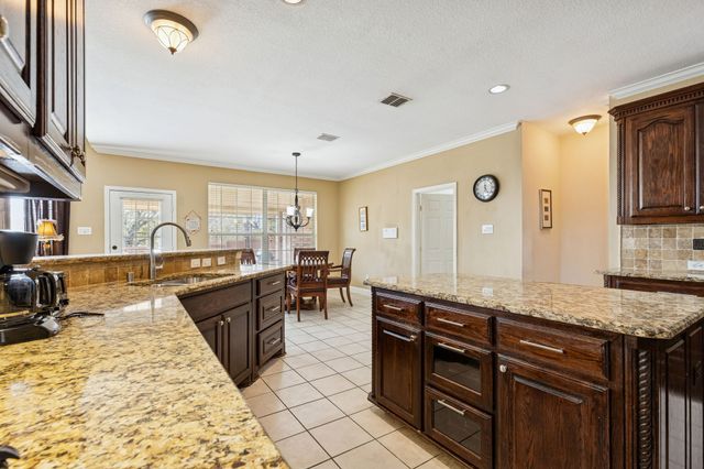 1200 Cedar Valley Drive, Irving, TX 75063