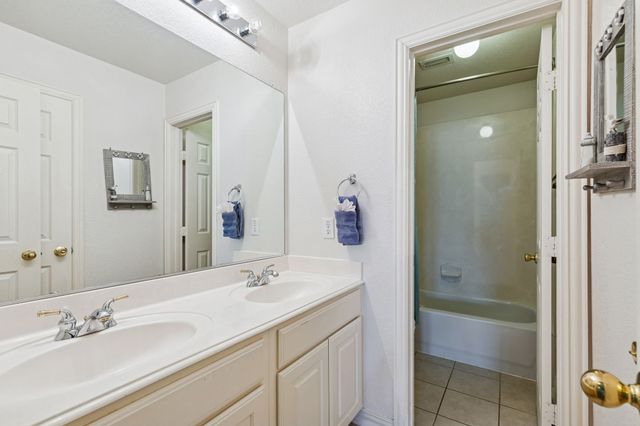 1200 Cedar Valley Drive, Irving, TX 75063