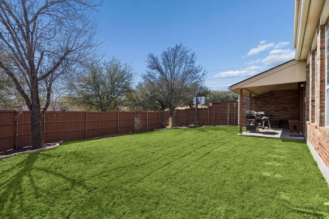 1200 Cedar Valley Drive, Irving, TX 75063