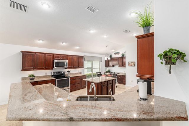 825 ULELAH STREET, The Villages, FL 32163