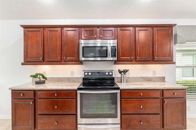 825 ULELAH STREET, The Villages, FL 32163