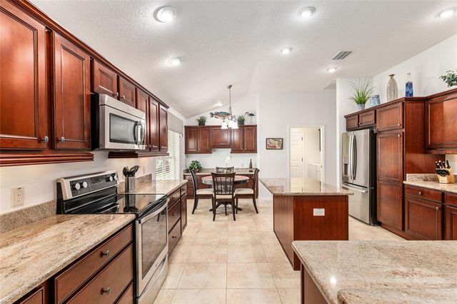 825 ULELAH STREET, The Villages, FL 32163