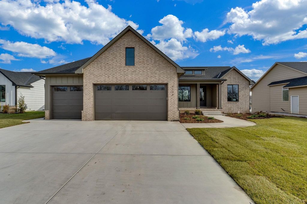 4734 N Saker Cir, Wichita, KS 67219