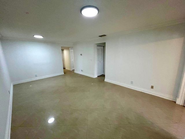 7931 Southgate Boulevard E8, North Lauderdale, FL 33068