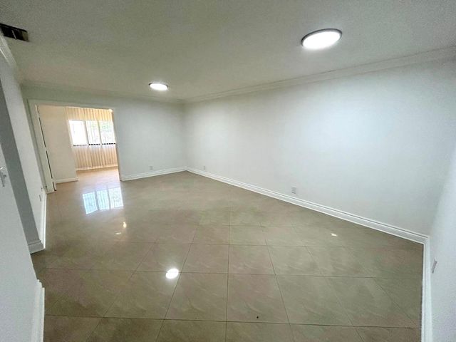 7931 Southgate Boulevard E8, North Lauderdale, FL 33068