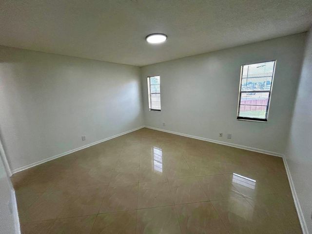 7931 Southgate Boulevard E8, North Lauderdale, FL 33068