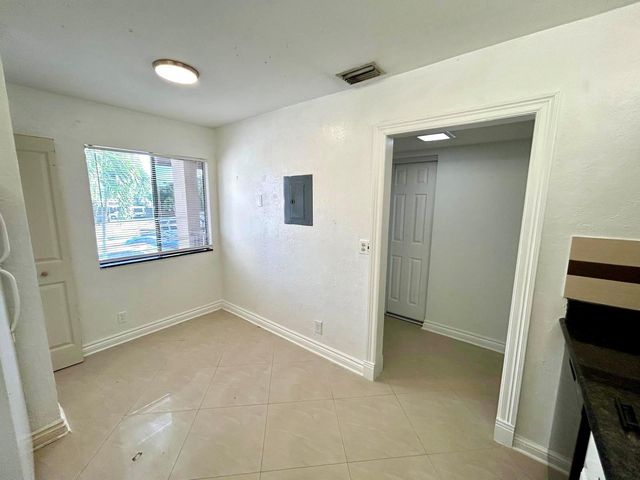 7931 Southgate Boulevard E8, North Lauderdale, FL 33068