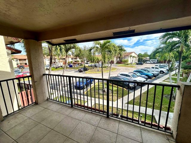 7931 Southgate Boulevard E8, North Lauderdale, FL 33068