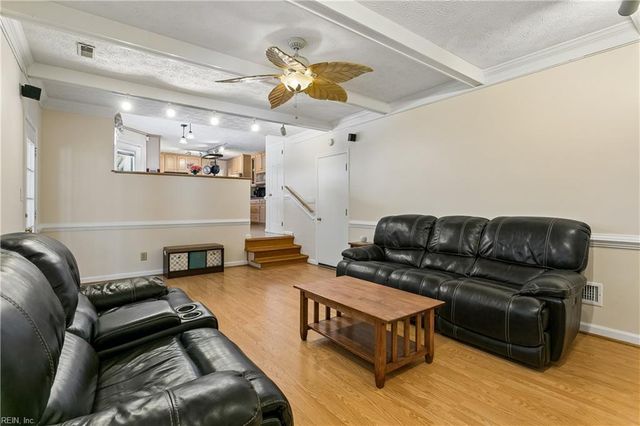 101 Cranwood CT, Yorktown, VA 23693