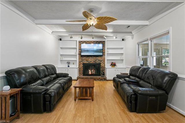 101 Cranwood CT, Yorktown, VA 23693