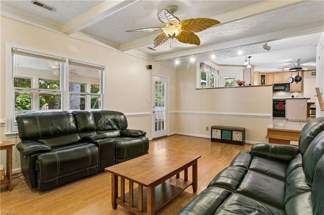 101 Cranwood CT, Yorktown, VA 23693