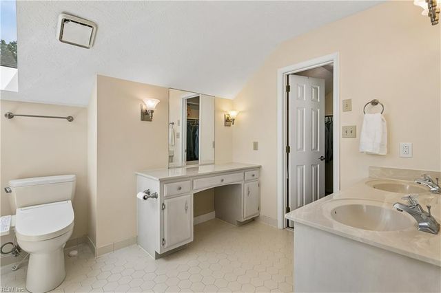 101 Cranwood CT, Yorktown, VA 23693