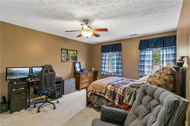 101 Cranwood CT, Yorktown, VA 23693