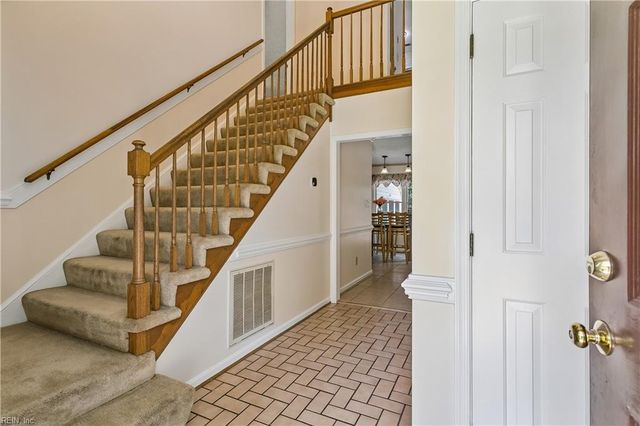 101 Cranwood CT, Yorktown, VA 23693