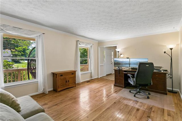 101 Cranwood CT, Yorktown, VA 23693