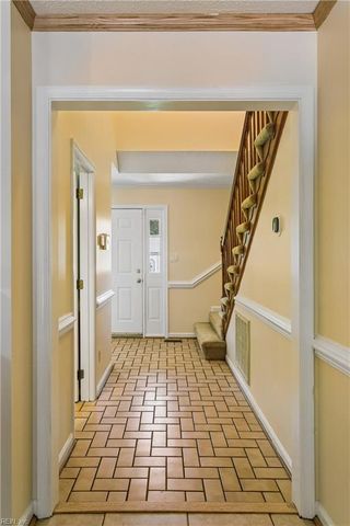 101 Cranwood CT, Yorktown, VA 23693