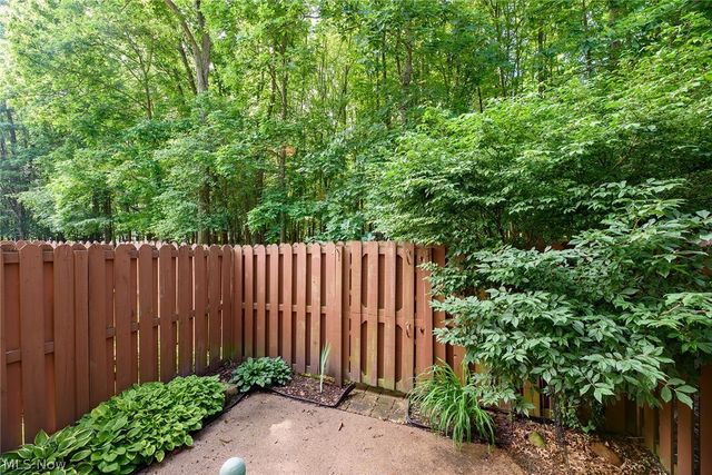 2932 Heatherwood Court, Stow, OH 44224
