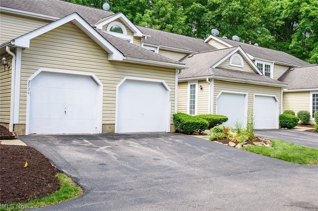 2932 Heatherwood Court, Stow, OH 44224