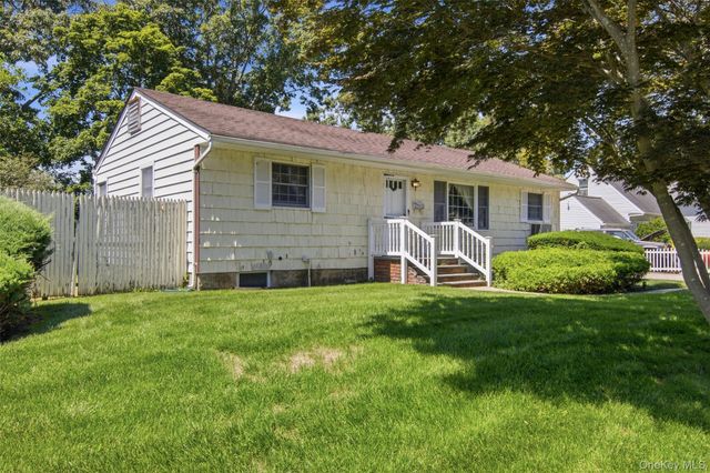 22 Berry Lane, Centereach, NY 11720