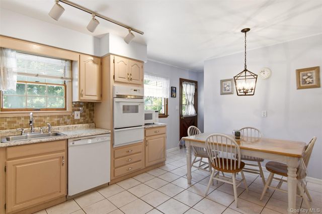 22 Berry Lane, Centereach, NY 11720