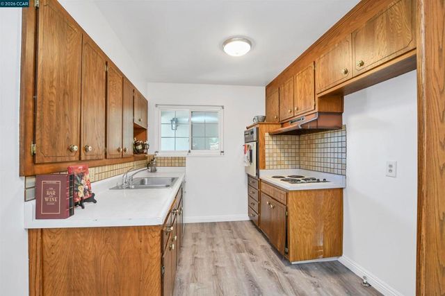 3555 Thunderbird Dr, Concord, CA 94520