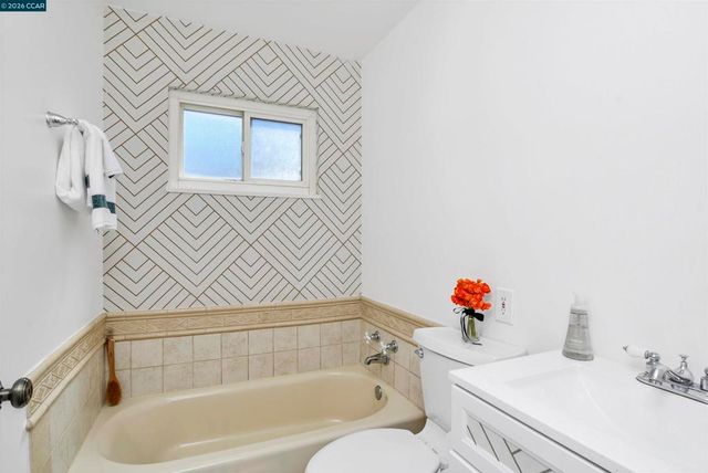 3555 Thunderbird Dr, Concord, CA 94520