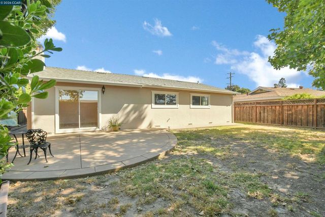 3555 Thunderbird Dr, Concord, CA 94520