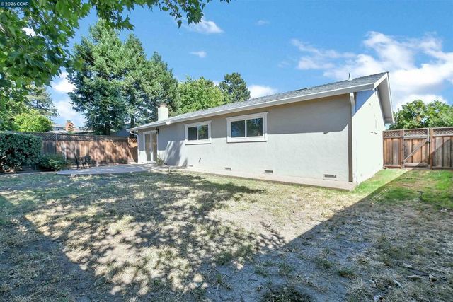3555 Thunderbird Dr, Concord, CA 94520