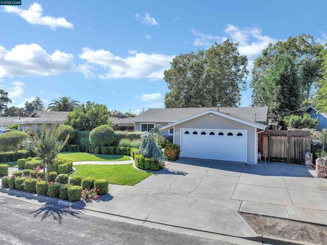 3555 Thunderbird Dr, Concord, CA 94520