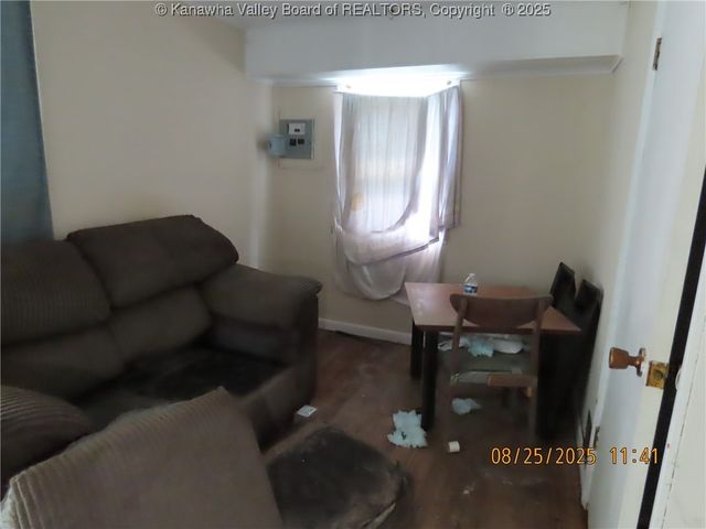 957 Hunter Road, Charleston, WV 25311