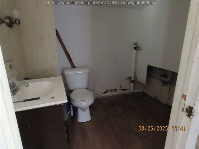 957 Hunter Road, Charleston, WV 25311