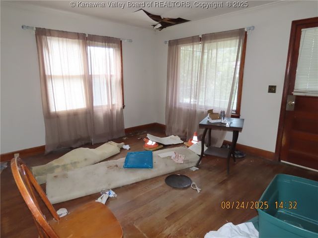 957 Hunter Road, Charleston, WV 25311