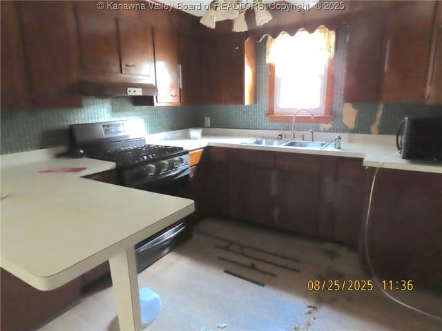 957 Hunter Road, Charleston, WV 25311