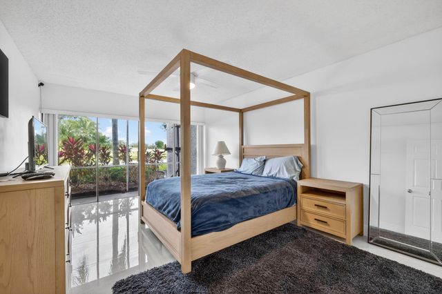 3300 Twin Lakes Terrace 102, Fort Pierce, FL 34951