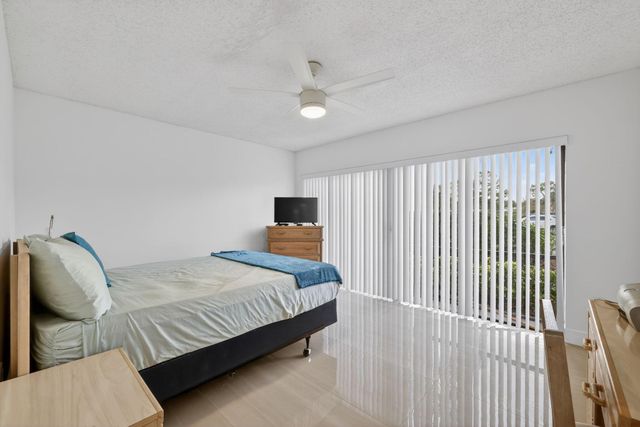 3300 Twin Lakes Terrace 102, Fort Pierce, FL 34951