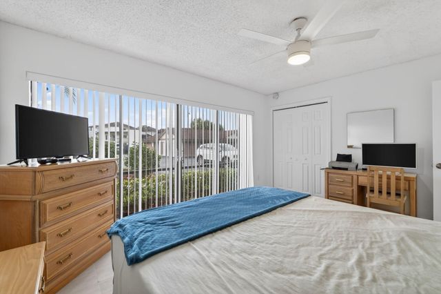 3300 Twin Lakes Terrace 102, Fort Pierce, FL 34951