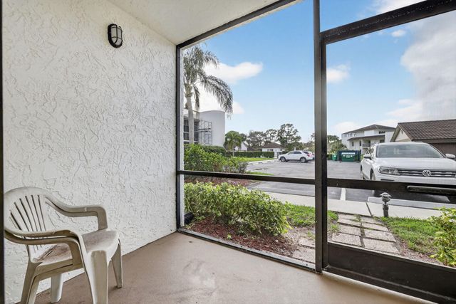 3300 Twin Lakes Terrace 102, Fort Pierce, FL 34951