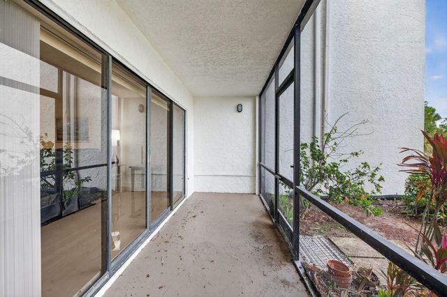 3300 Twin Lakes Terrace 102, Fort Pierce, FL 34951