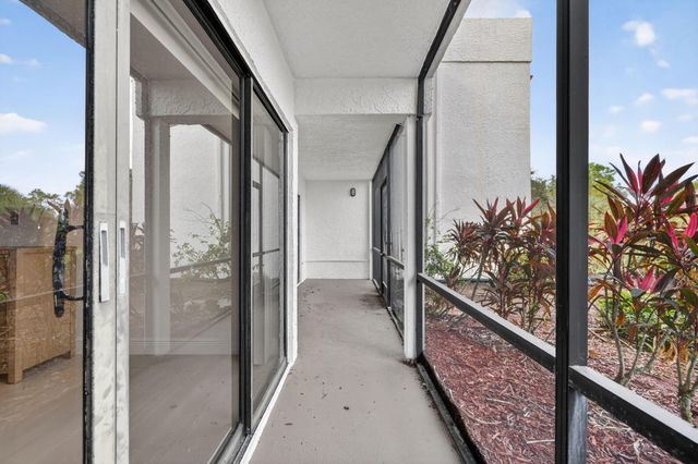 3300 Twin Lakes Terrace 102, Fort Pierce, FL 34951