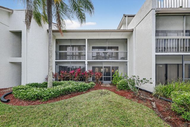 3300 Twin Lakes Terrace 102, Fort Pierce, FL 34951