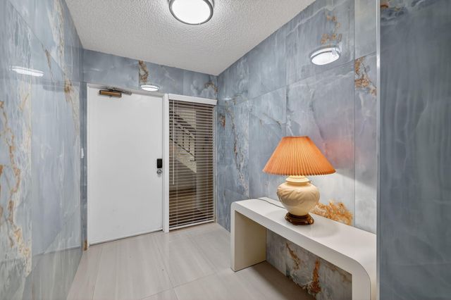 3300 Twin Lakes Terrace 102, Fort Pierce, FL 34951