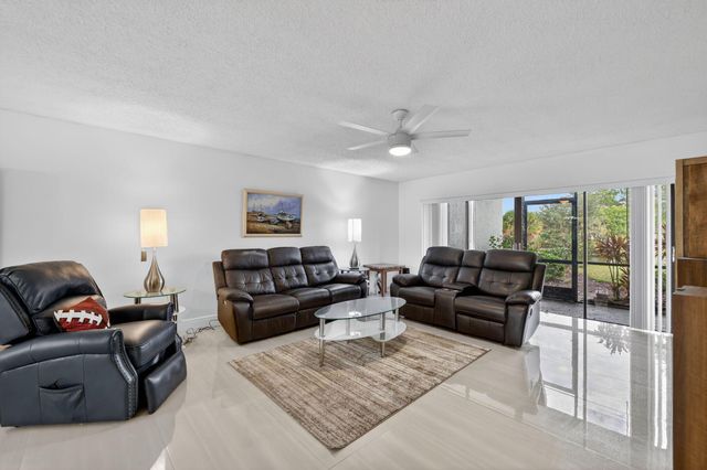 3300 Twin Lakes Terrace 102, Fort Pierce, FL 34951