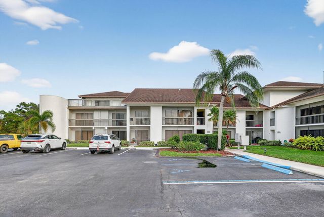 3300 Twin Lakes Terrace 102, Fort Pierce, FL 34951